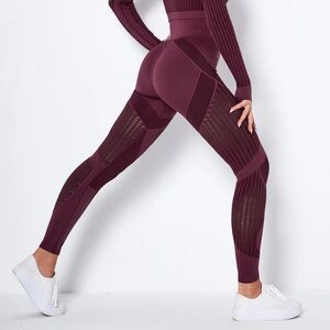 NWT Amelia activewear Lorica Women's Burgundy High-Waisted Leggings size small